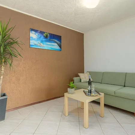 Apartment Maric *